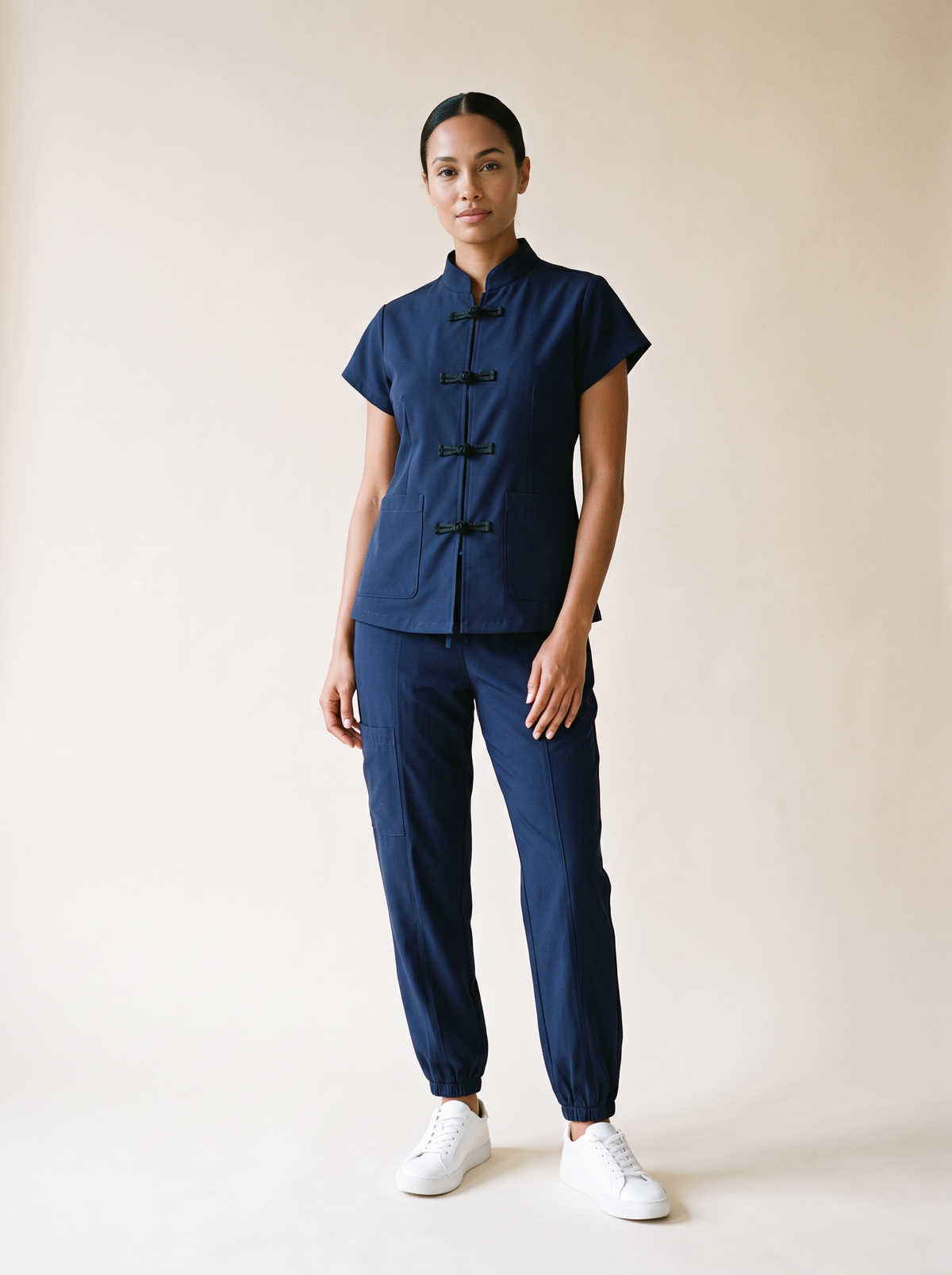 Modelo Dama Scrub Chino